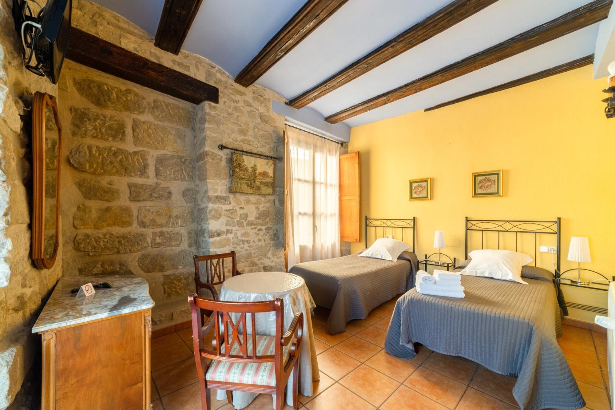 Fonda La Plaza Hotel Valderrobres Exterior photo