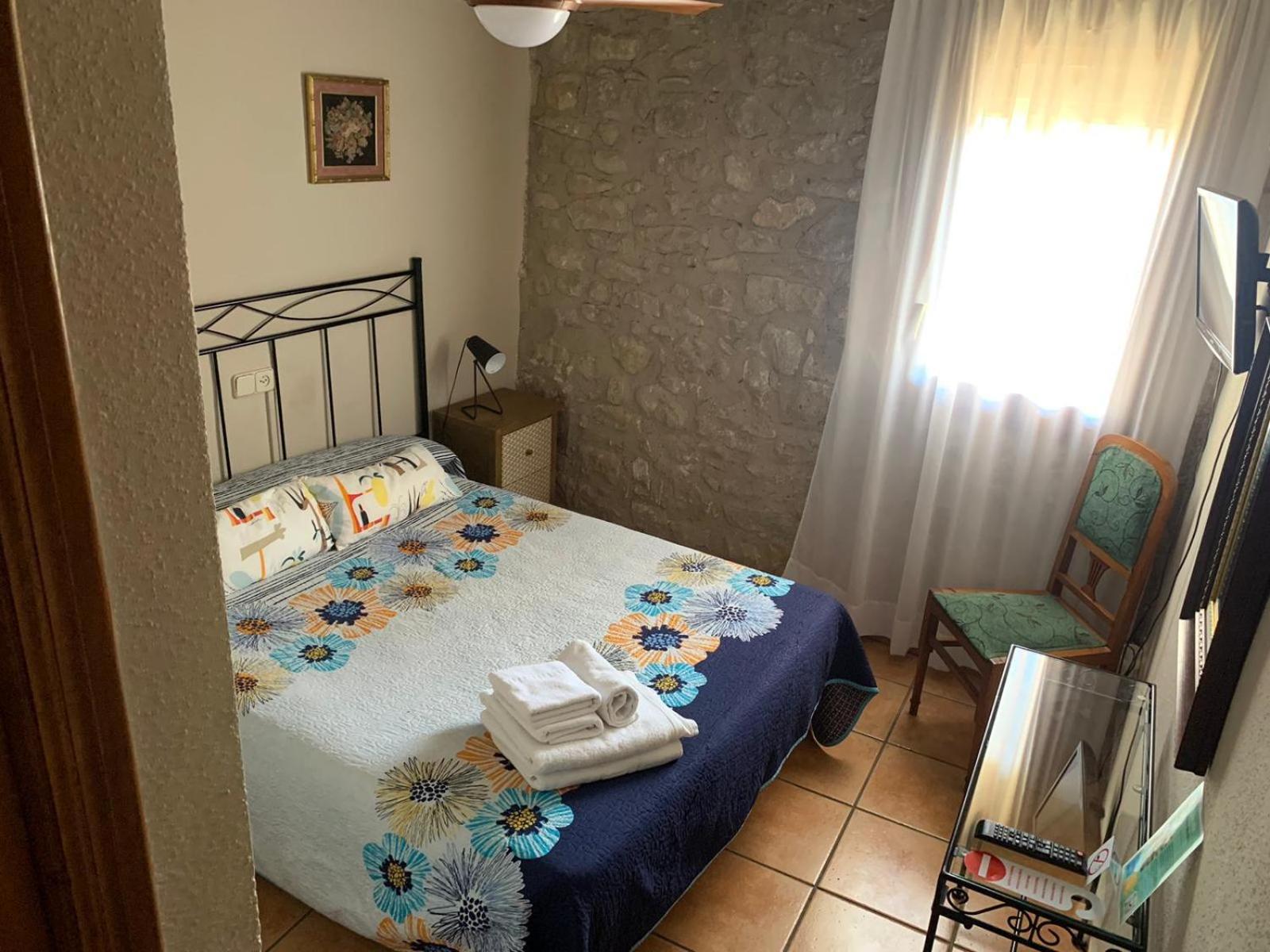 Fonda La Plaza Hotel Valderrobres Exterior photo